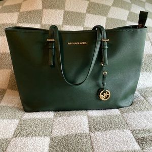 Michael Kors Jet Set Travel Medium Leather Tote